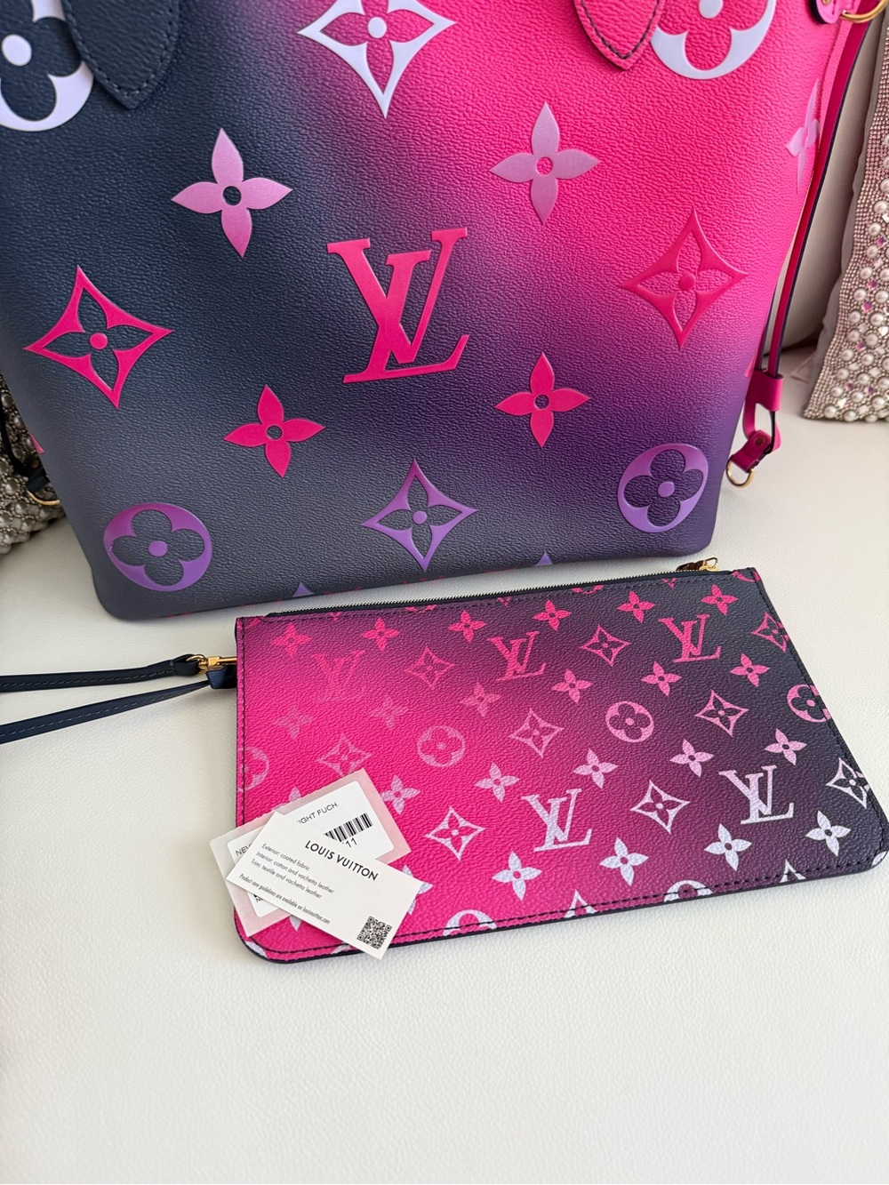 Louis Vuitton Pink and Black Monogram Gradient Tote - Picture 9 of 14